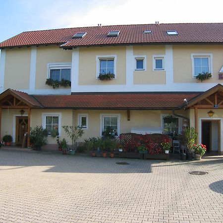 Fruehstueckspension Koelich Klagenfurt am Woerthersee Luaran gambar