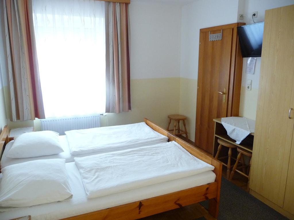 Fruehstueckspension Koelich Klagenfurt am Woerthersee Luaran gambar