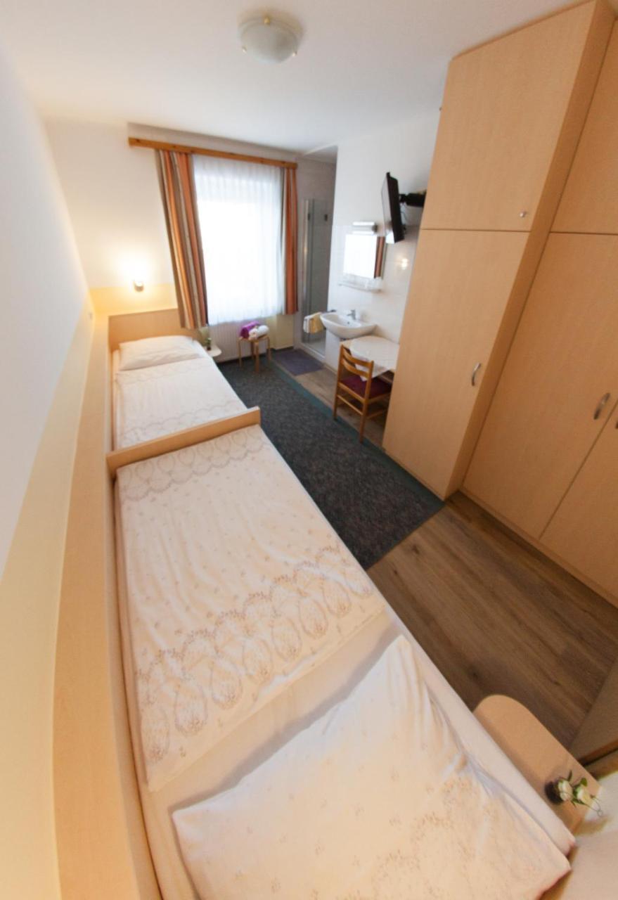 Fruehstueckspension Koelich Klagenfurt am Woerthersee Luaran gambar